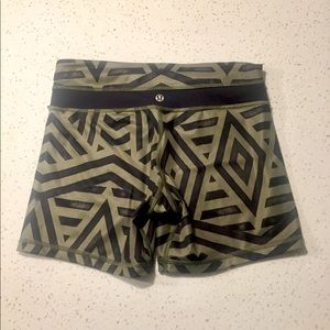 Lululemon Green and black geometric shorts